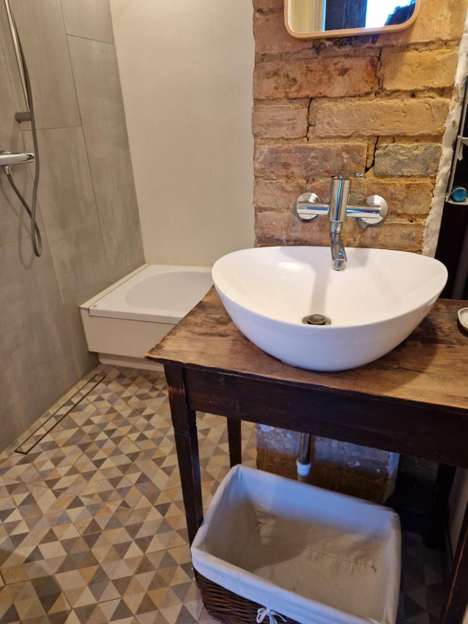 Hillside View House With Garden, Private Parking, Quiet Location - 12 Min To Old Town Anytime, Long Stays Welcome Vilna Exterior foto